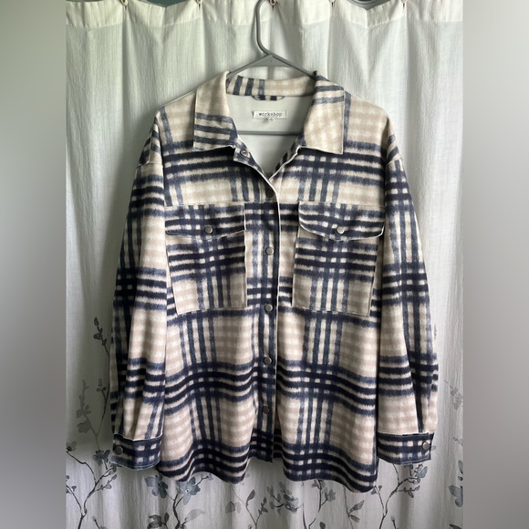 Women’s Shacket - Picture 3 of 5